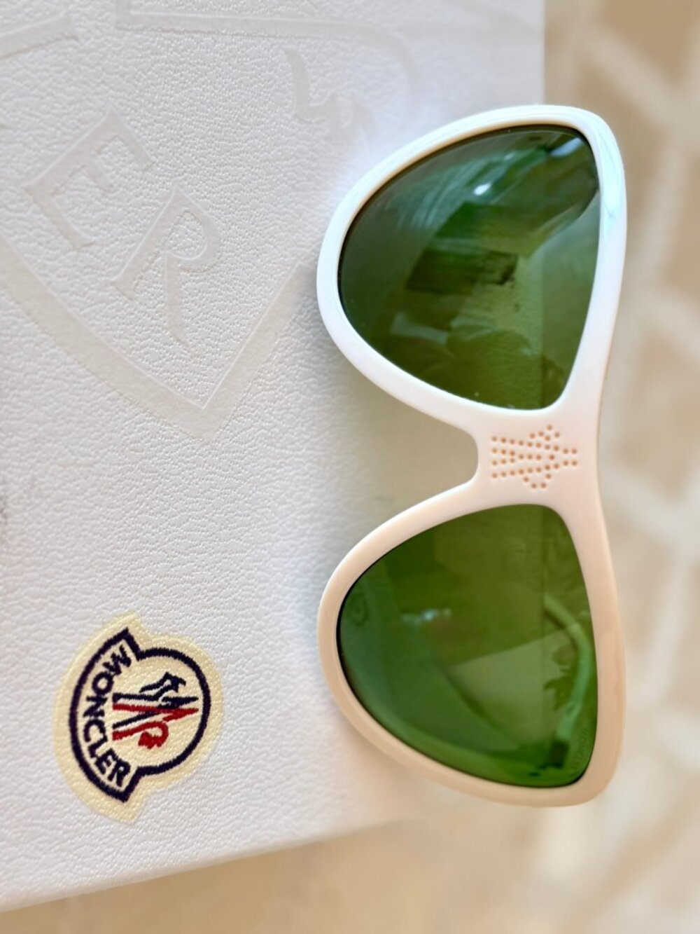 Moncler Sunglasses – White Frame  – Full Set